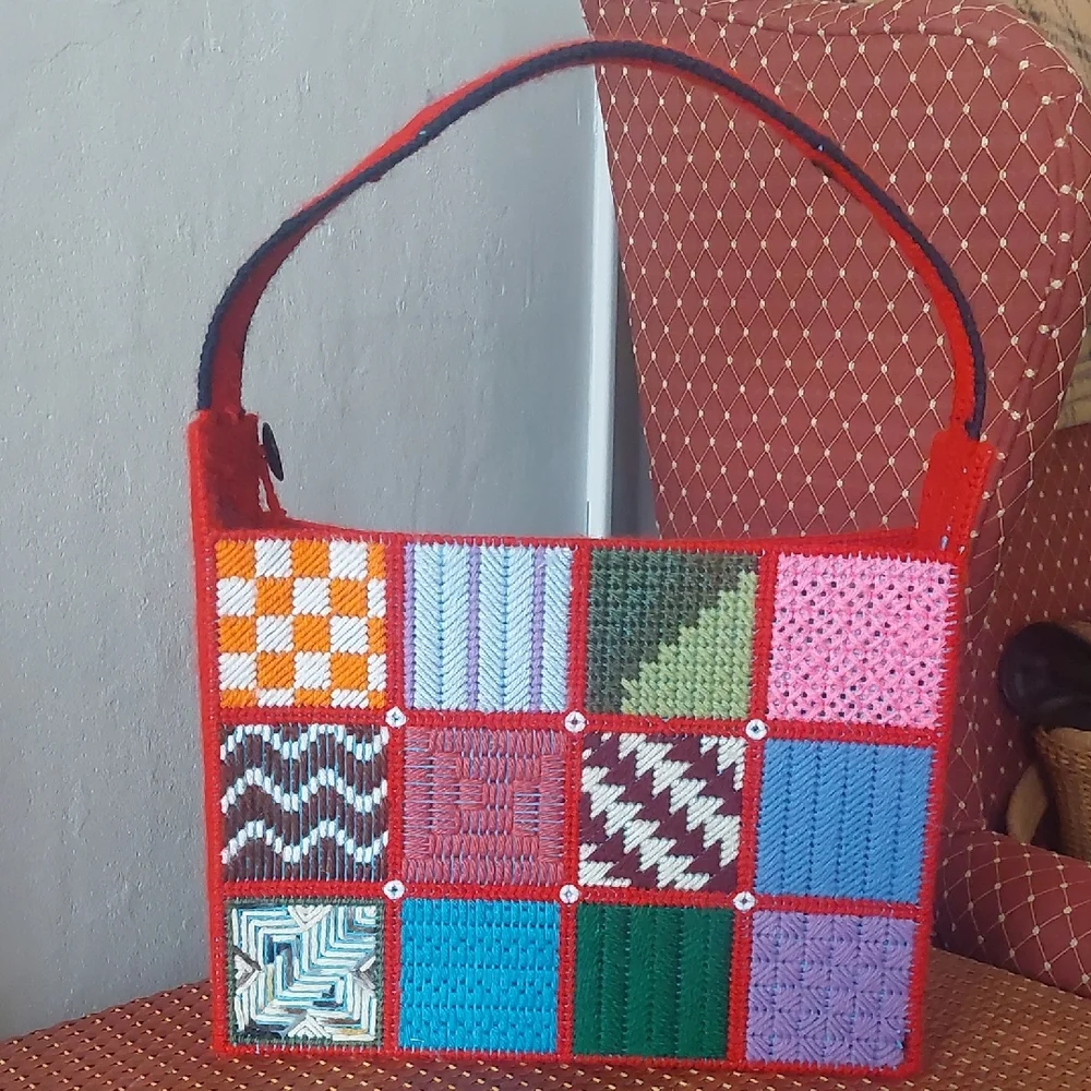 Colorful Geometric Patterned Handbag - Picture 2 of 3